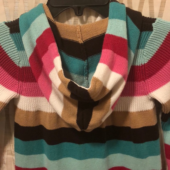 B2G1 Gap 3 button striped hooded sweater 5T - Picture 5 of 7